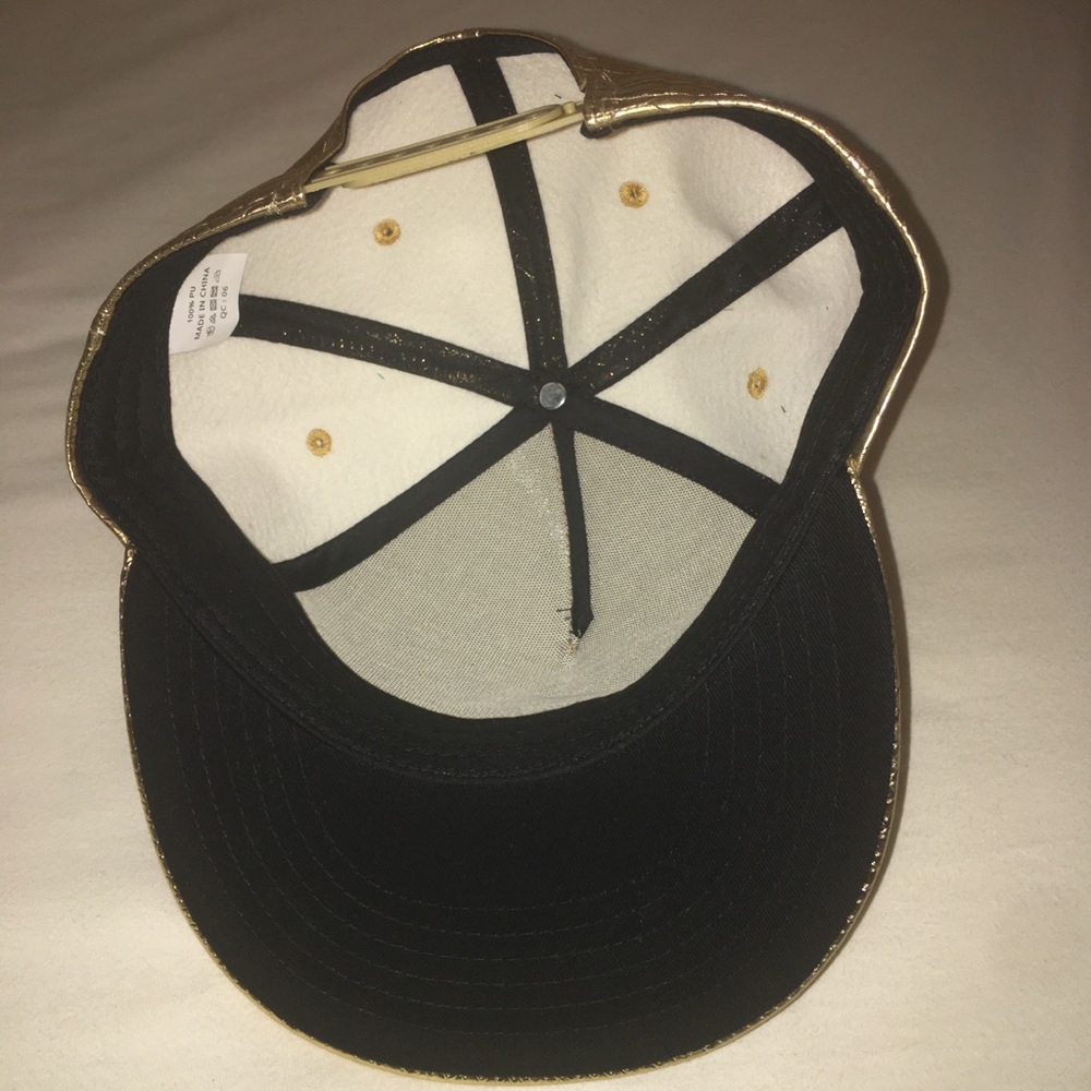 Gold Kid Rapper Hat. - Picture 3 of 3